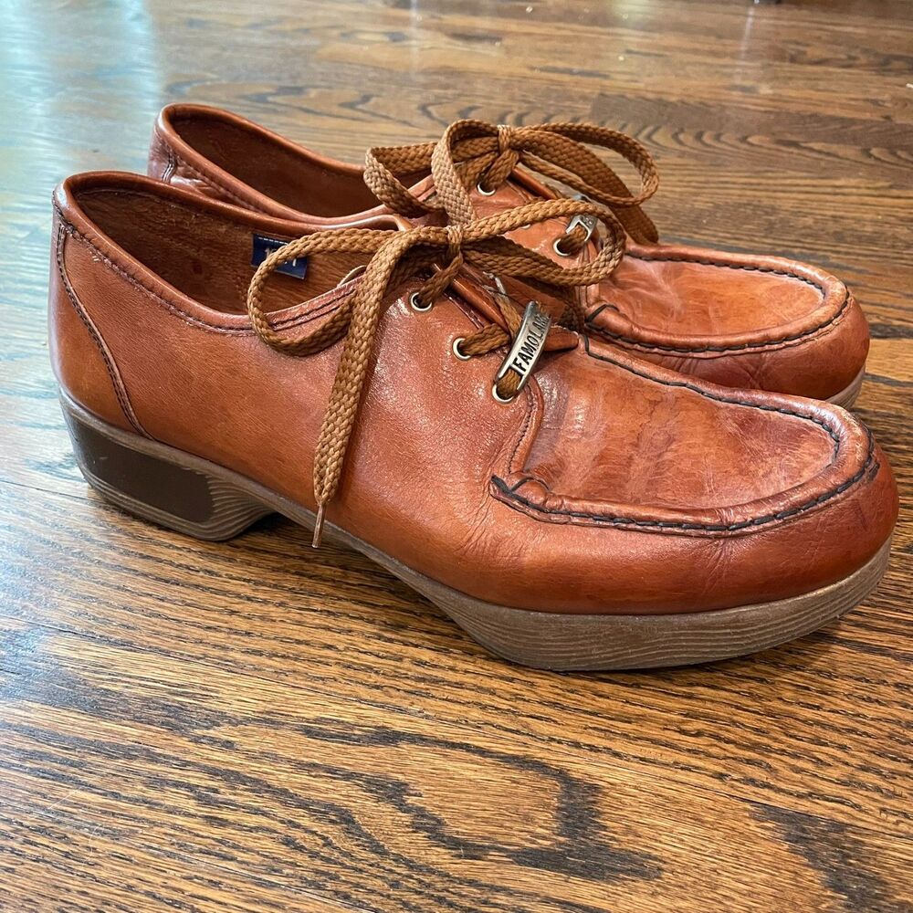 FAMOLARE Vintage Brown Leather Wavy Rubber Sole Lace Up 1970s Platform Loafers